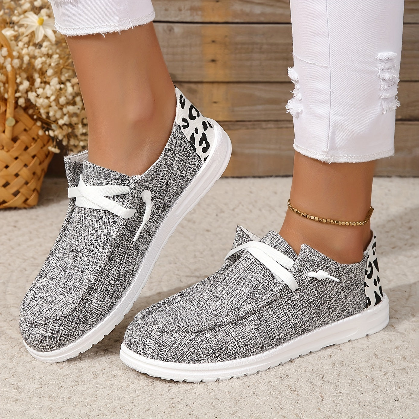 Leopard Print Canvas Low Top Sneakers Lightweight Lace Up Outdoor Shoes