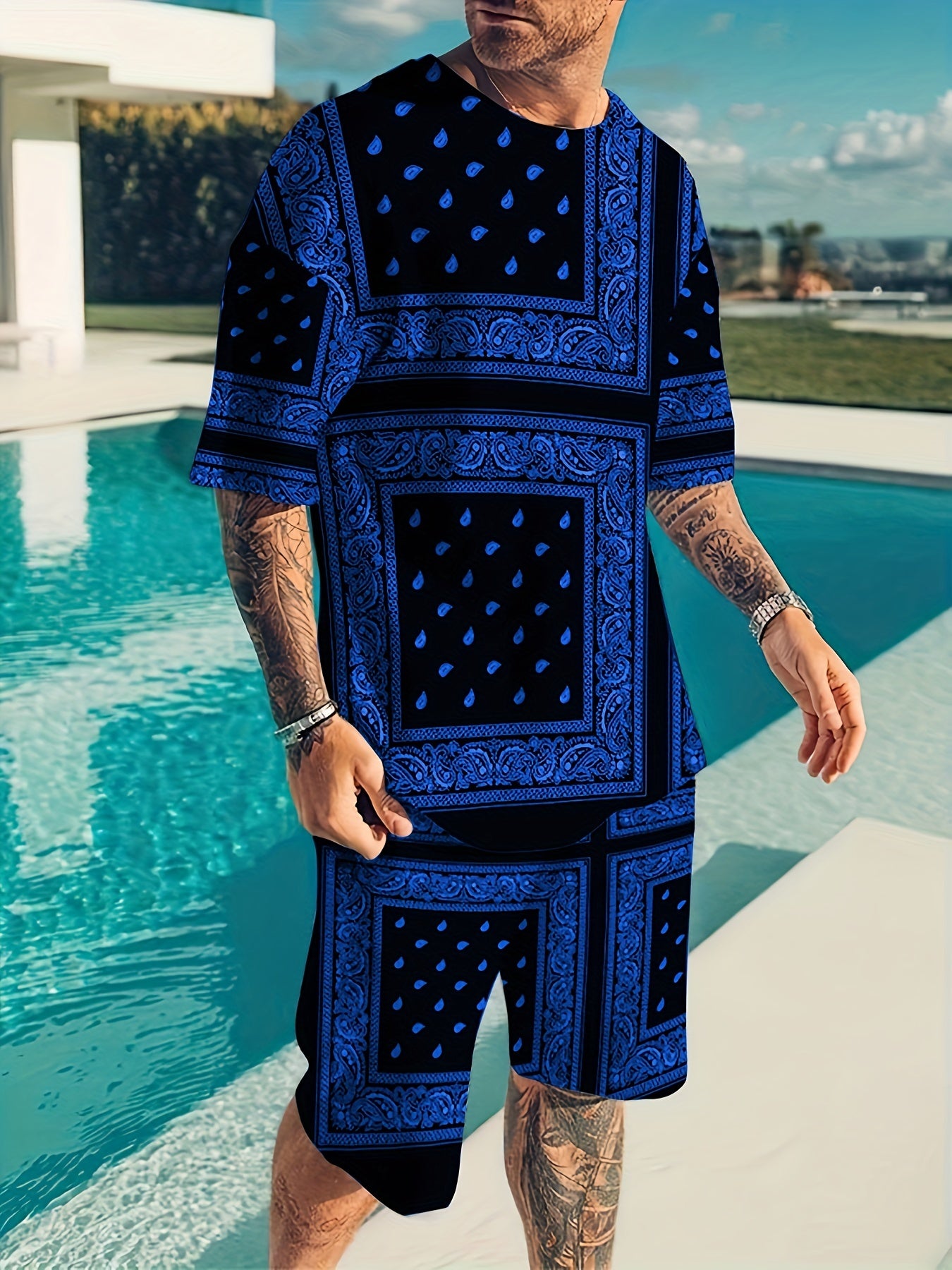 Bandana Print Men's 2Pcs Outfits Crew Neck Short Sleeve T shirt And Shorts Set