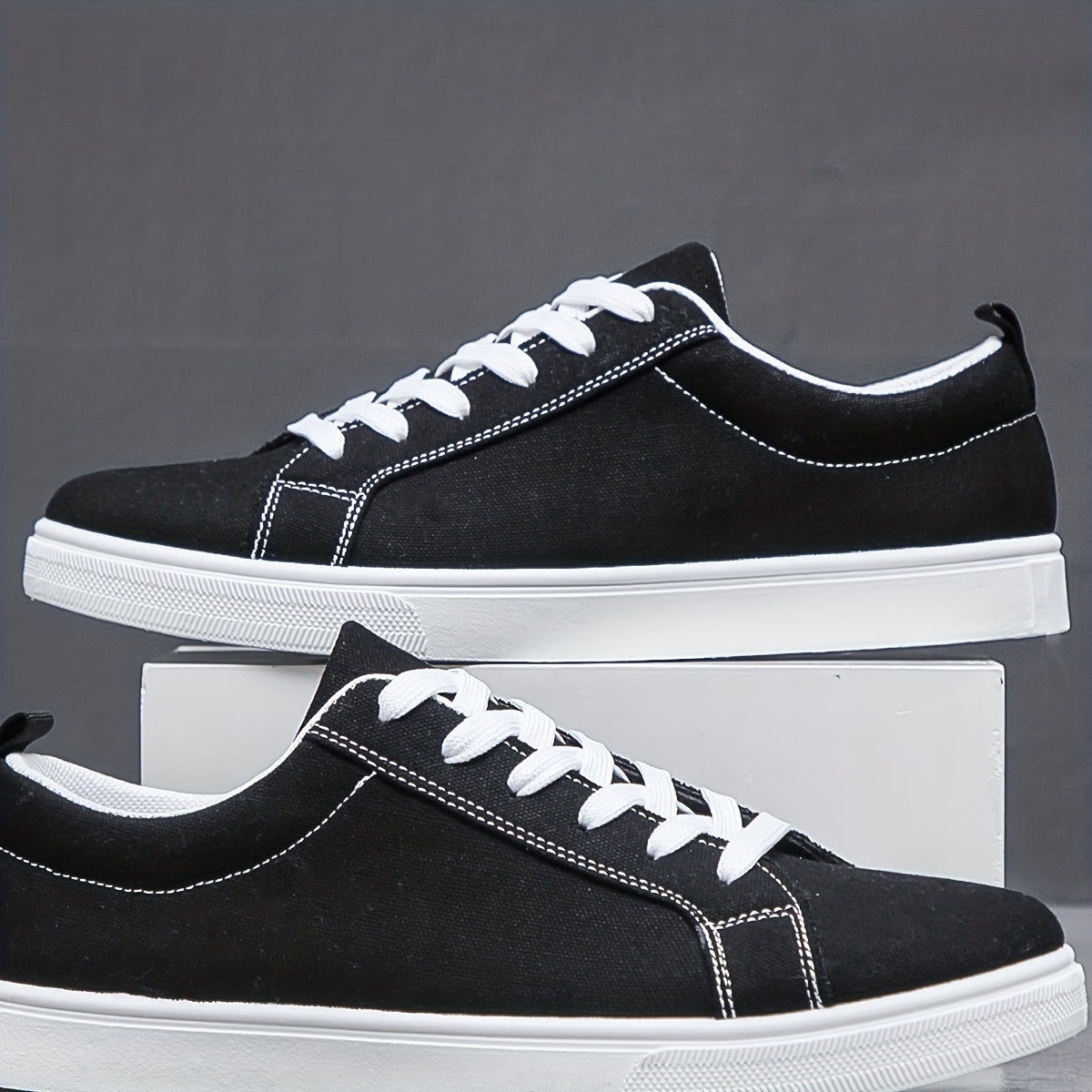 Men's Lace-up Sneakers Skate Shoes Breathable Walking Shoes