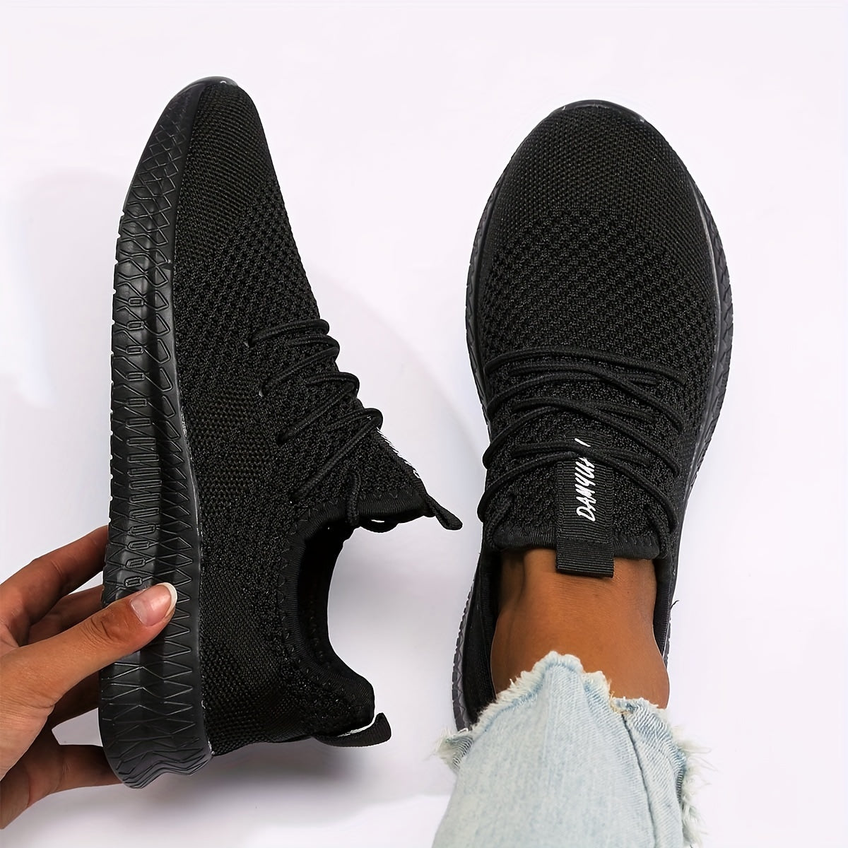Unisex Lightweight Running Shoes Breathable Mesh Sneakers