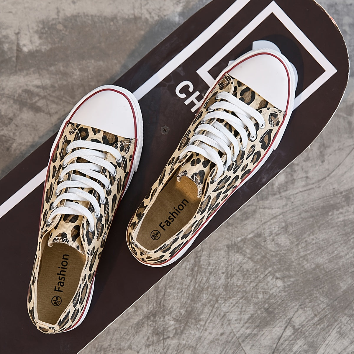 Leopard Print Flat Canvas Shoes Lace-up Non Slip Sneakers