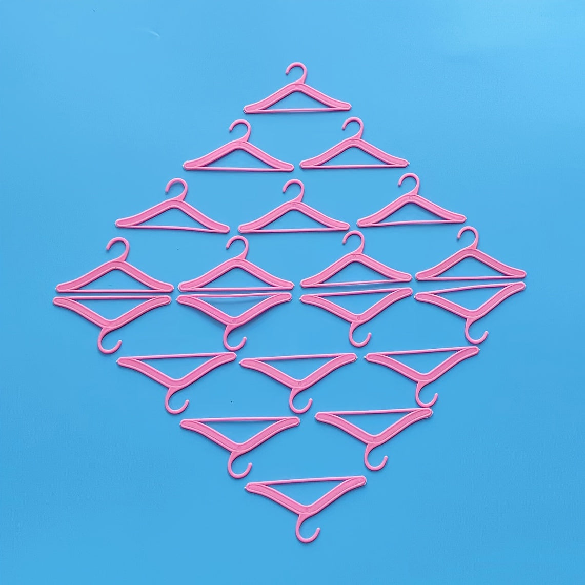 20pcs Plastic Kids Doll Accessory Mini Hanger For 1 6 Dolls Toy Gift