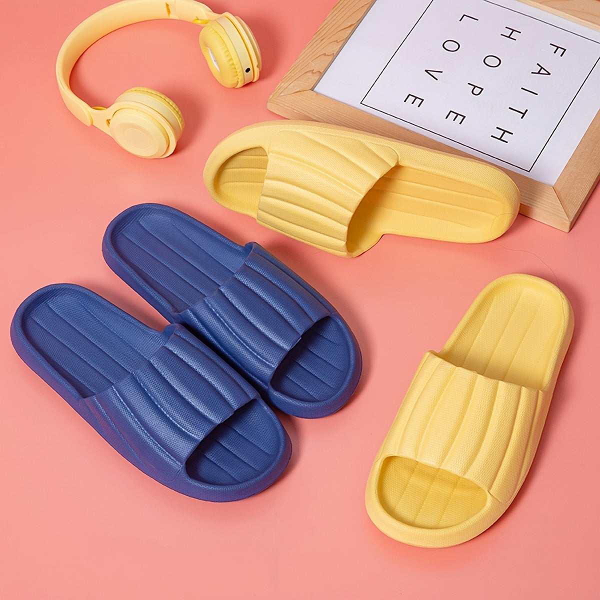 Women's Solid Pillow Slides Non-slip Indoor Shoes
