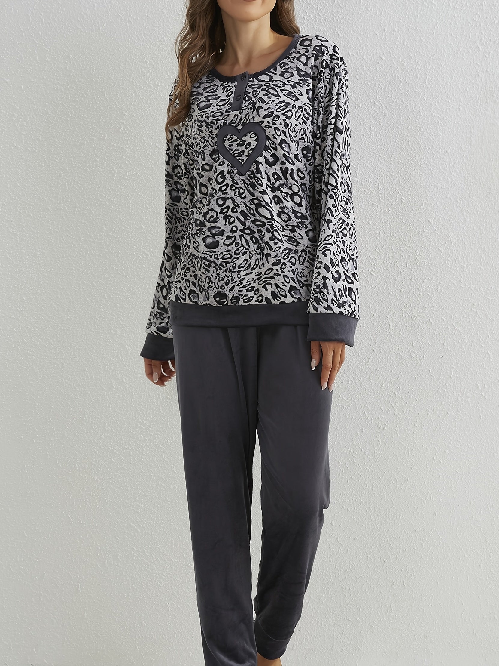 Leopard Print Pajamas Set Long Sleeve Crew Neck Top & Pants