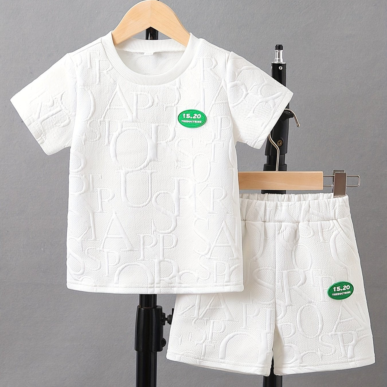 Boys Letter Pattern Outfit Round Neck T shirt & Shorts