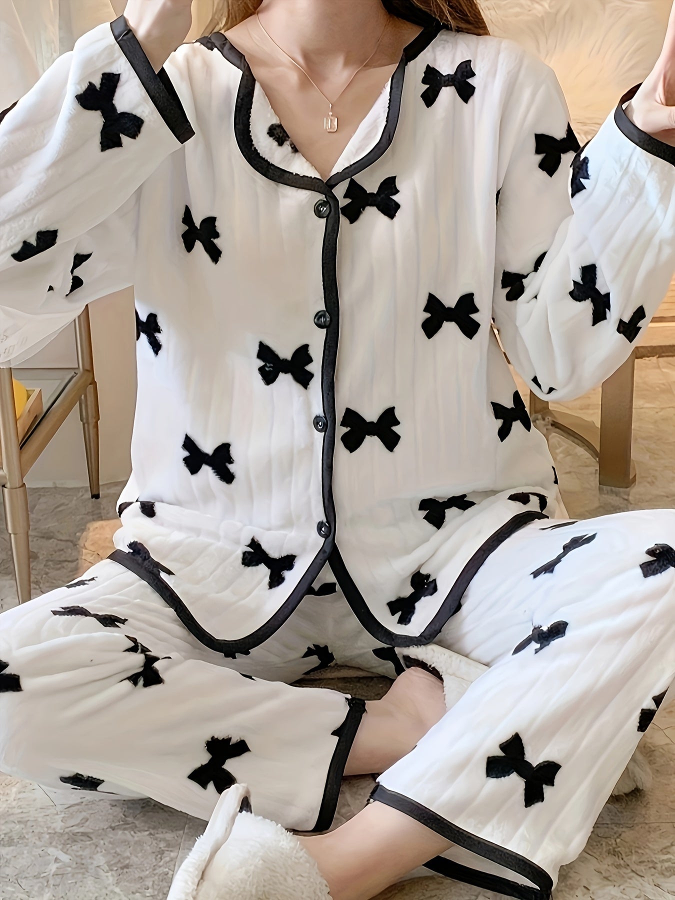 Bowknot Pattern Warm Thermal Pajama Set Women's Sleepwear