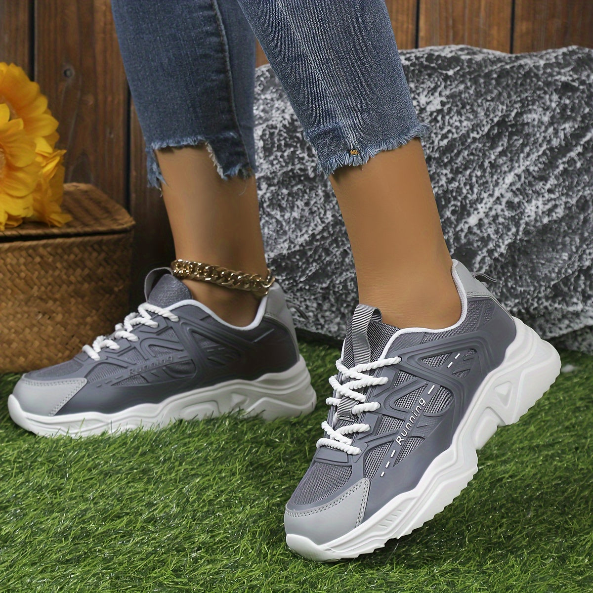 Women's Mesh Platform Sneakers Lace Up Outdoor Shoes