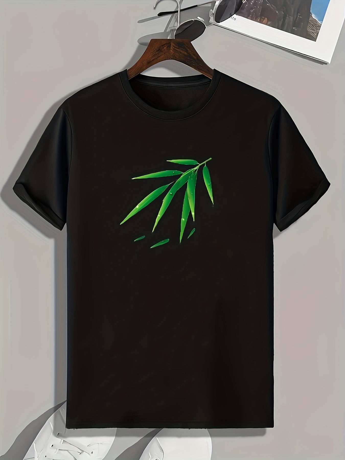 Leaves Print Men's Graphic T-shirt for Summer