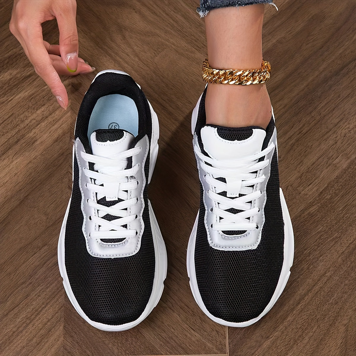 Women's Mesh Running Shoes Breathable Lightweight Low Top Sneakers