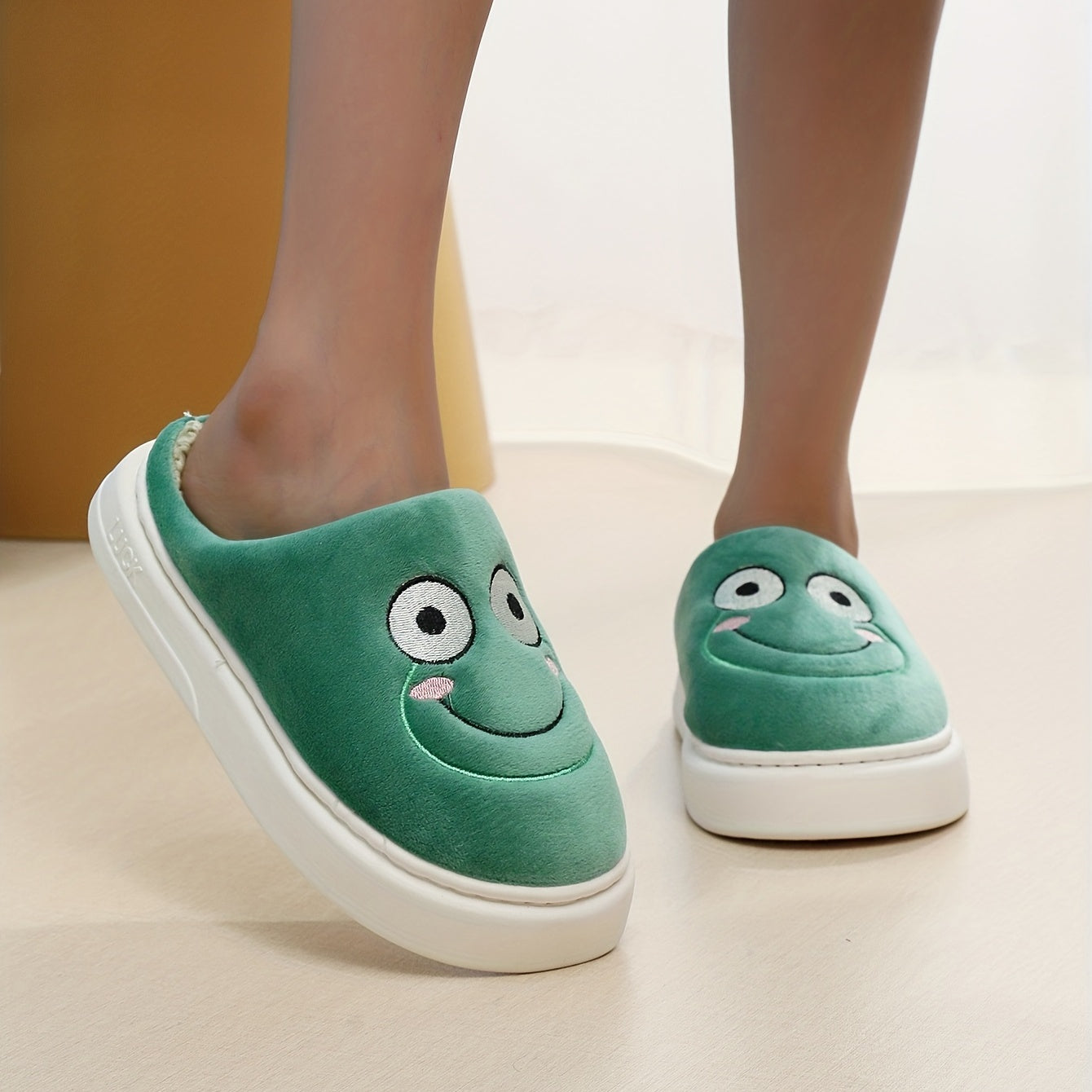 Women's Frog Embroidery Slippers Warm Indoor Shoes