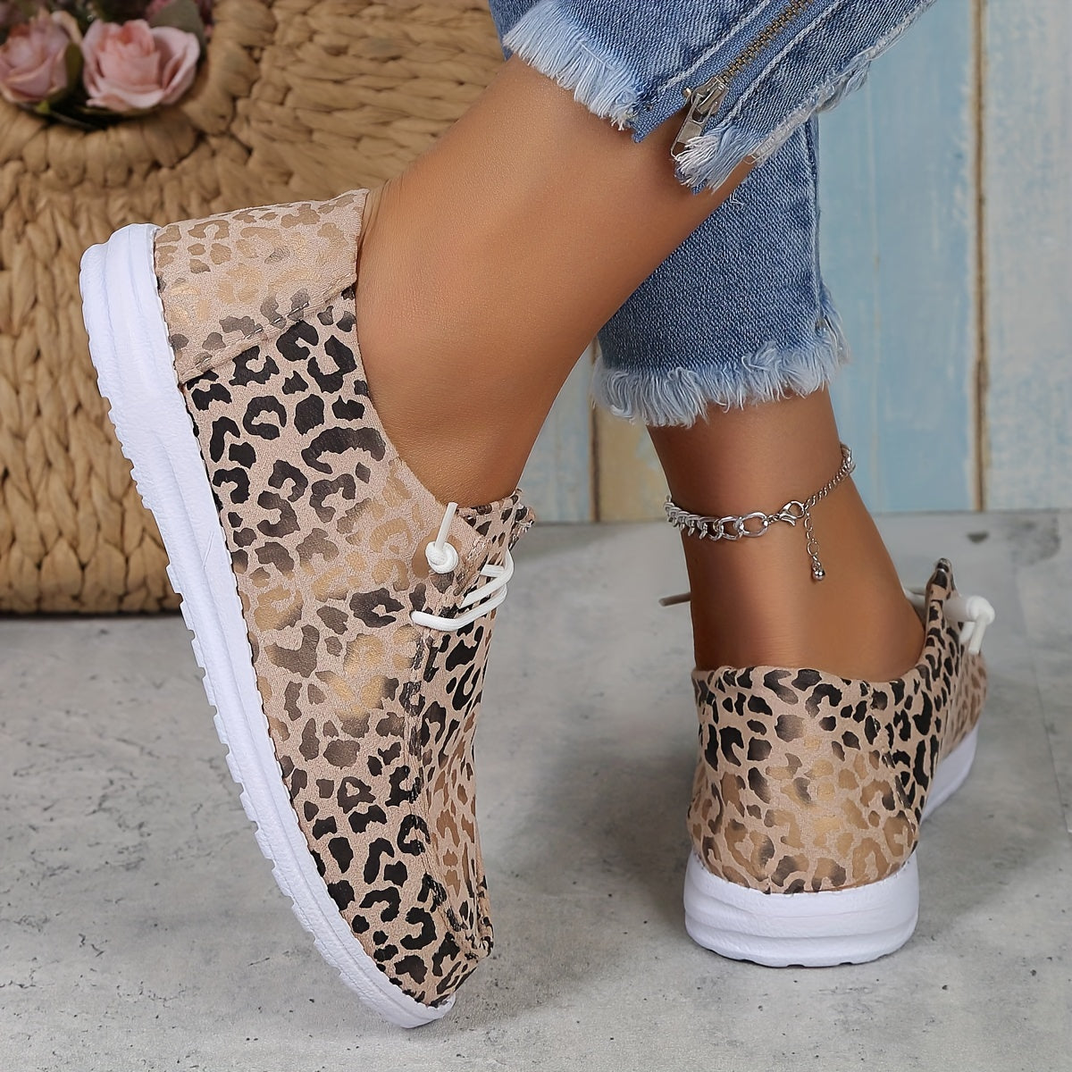 Leopard Print Low Top Walking Sneakers Lightweight Casual Shoes