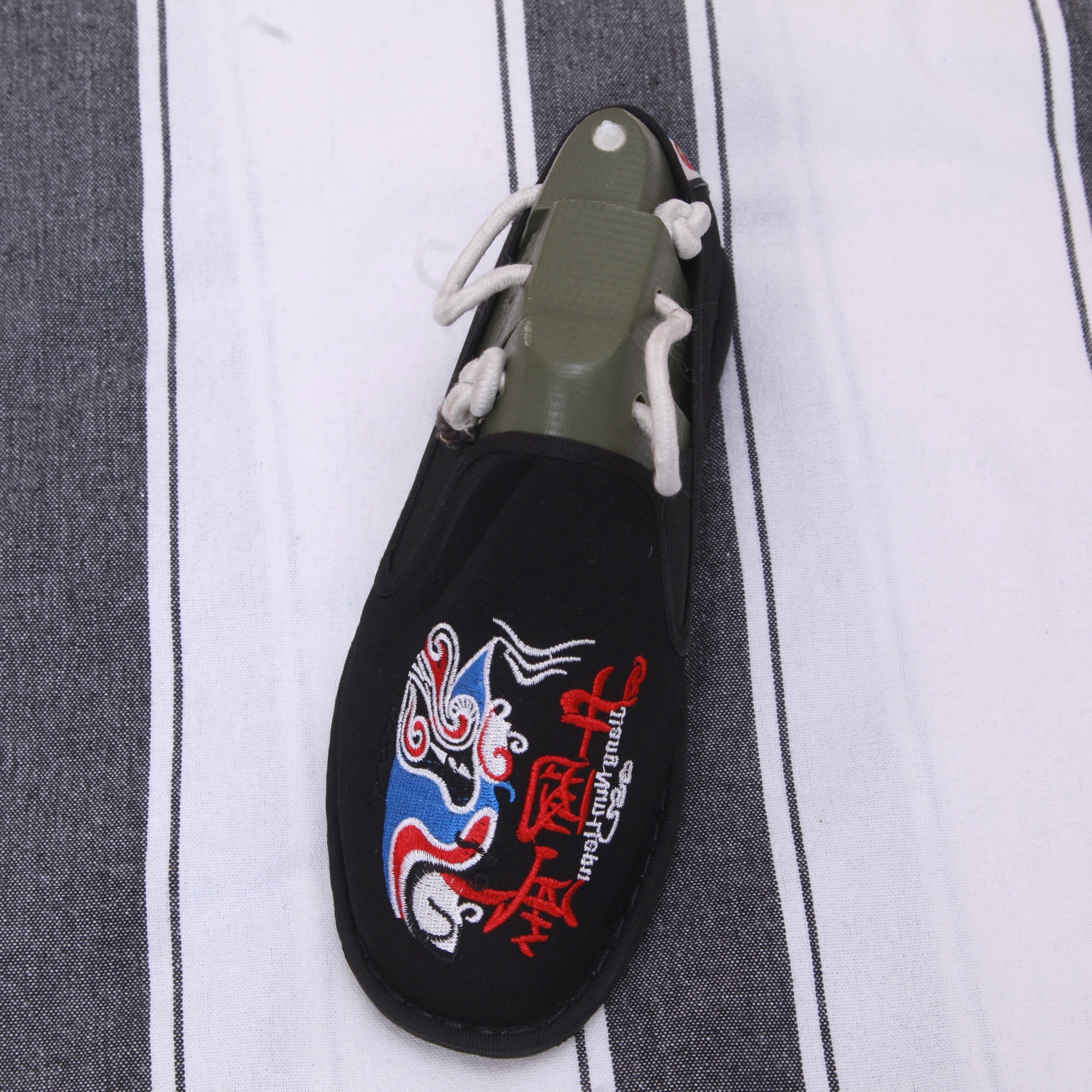 Chinese Style Embroidered Loafer Shoes For Girls