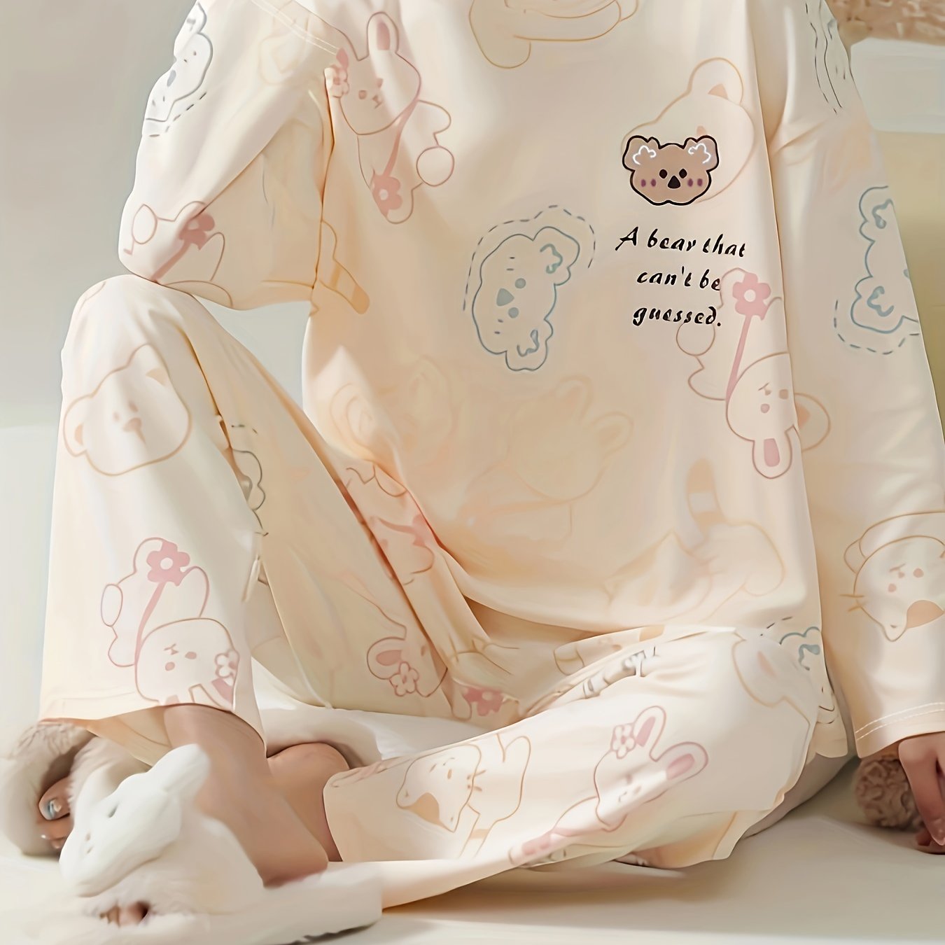 Bear Print Pajama Set Crew Neck Top & Pants Women's Sleepwear