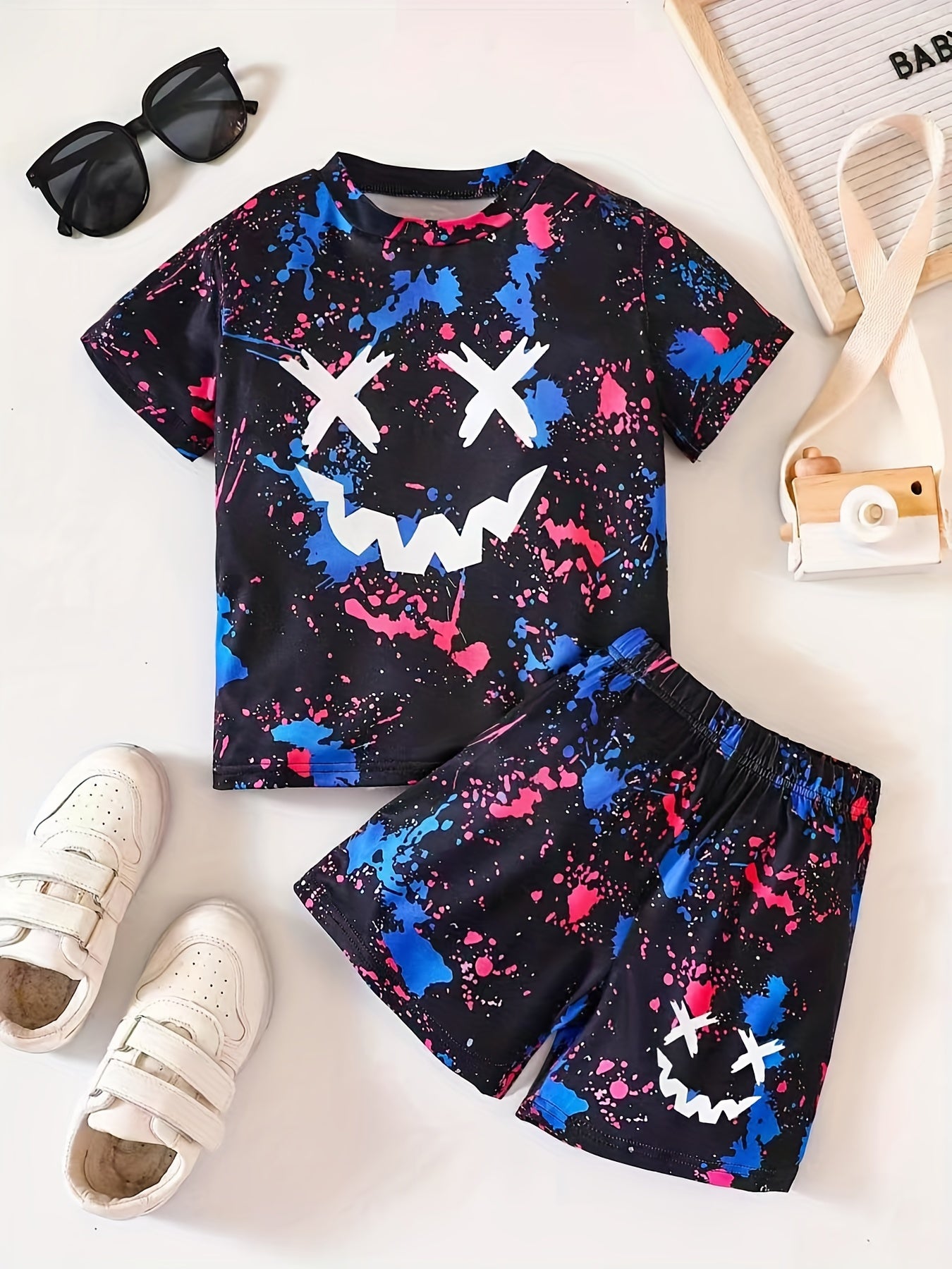 Boy's Cartoon & Smile Graphics 2PC Short Sleeve T Shirt & Shorts Set