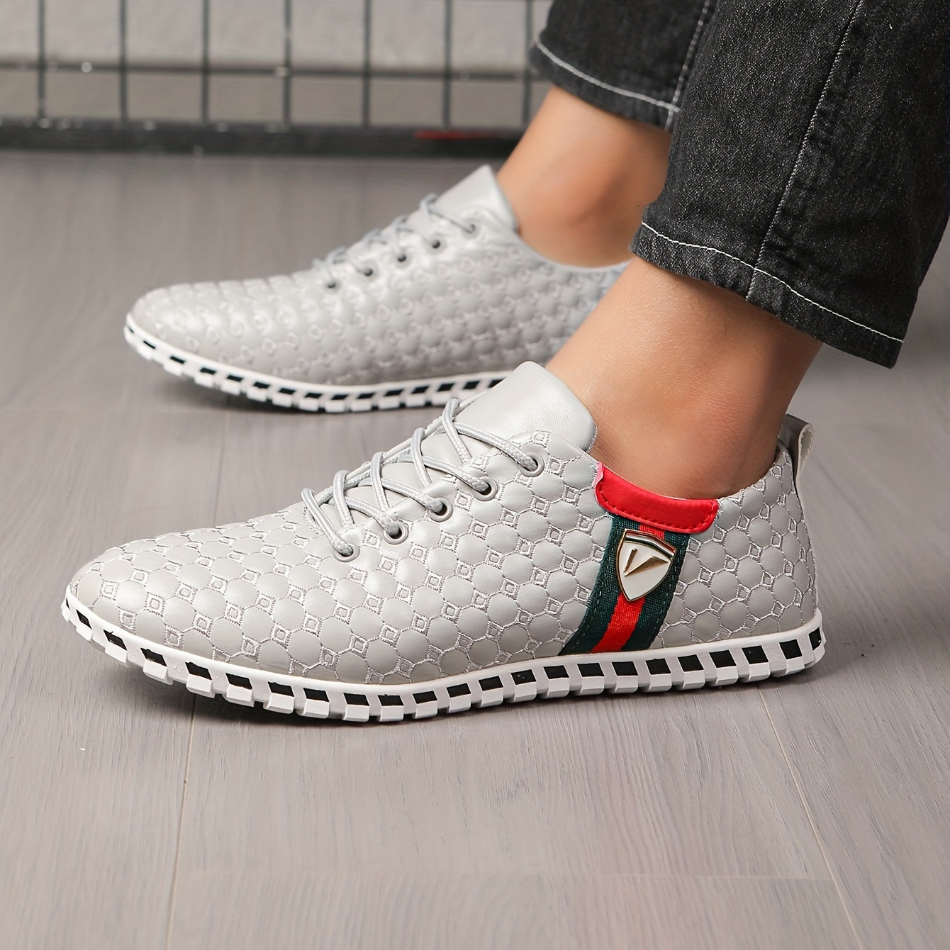 Men's Lightweight Sneaker for Spring & Summer