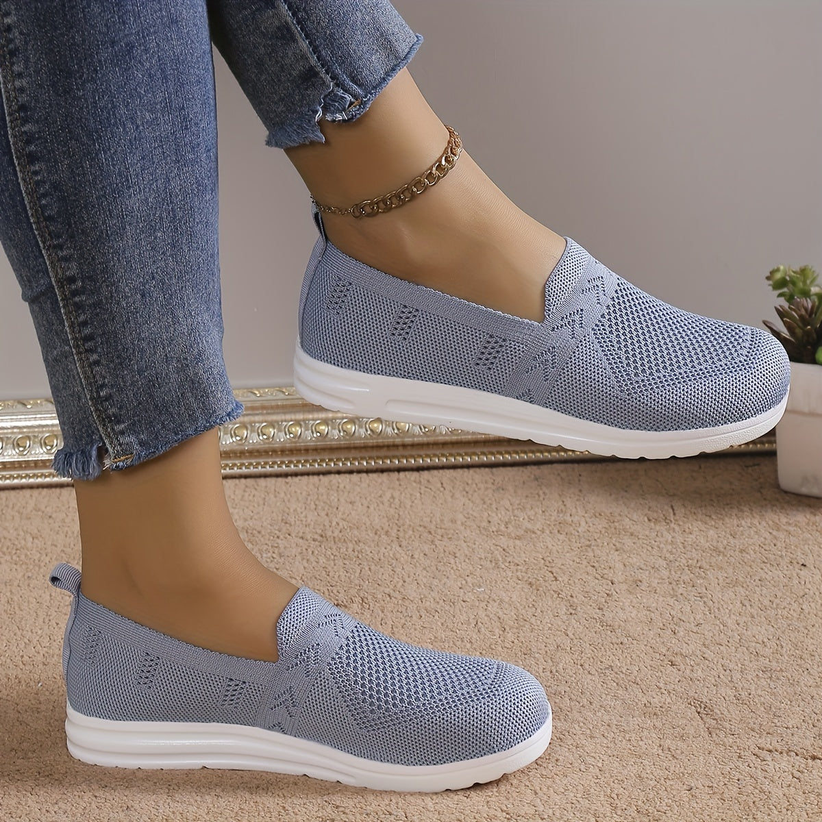 Women's Slip On Lightweight Flat Sneakers Low Round Toe Casual Shoes