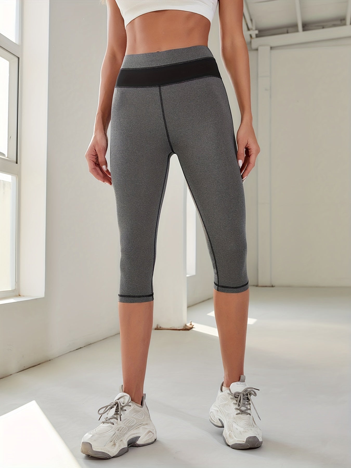 High Stretch Yoga Pants with Contrast Stitching for Women