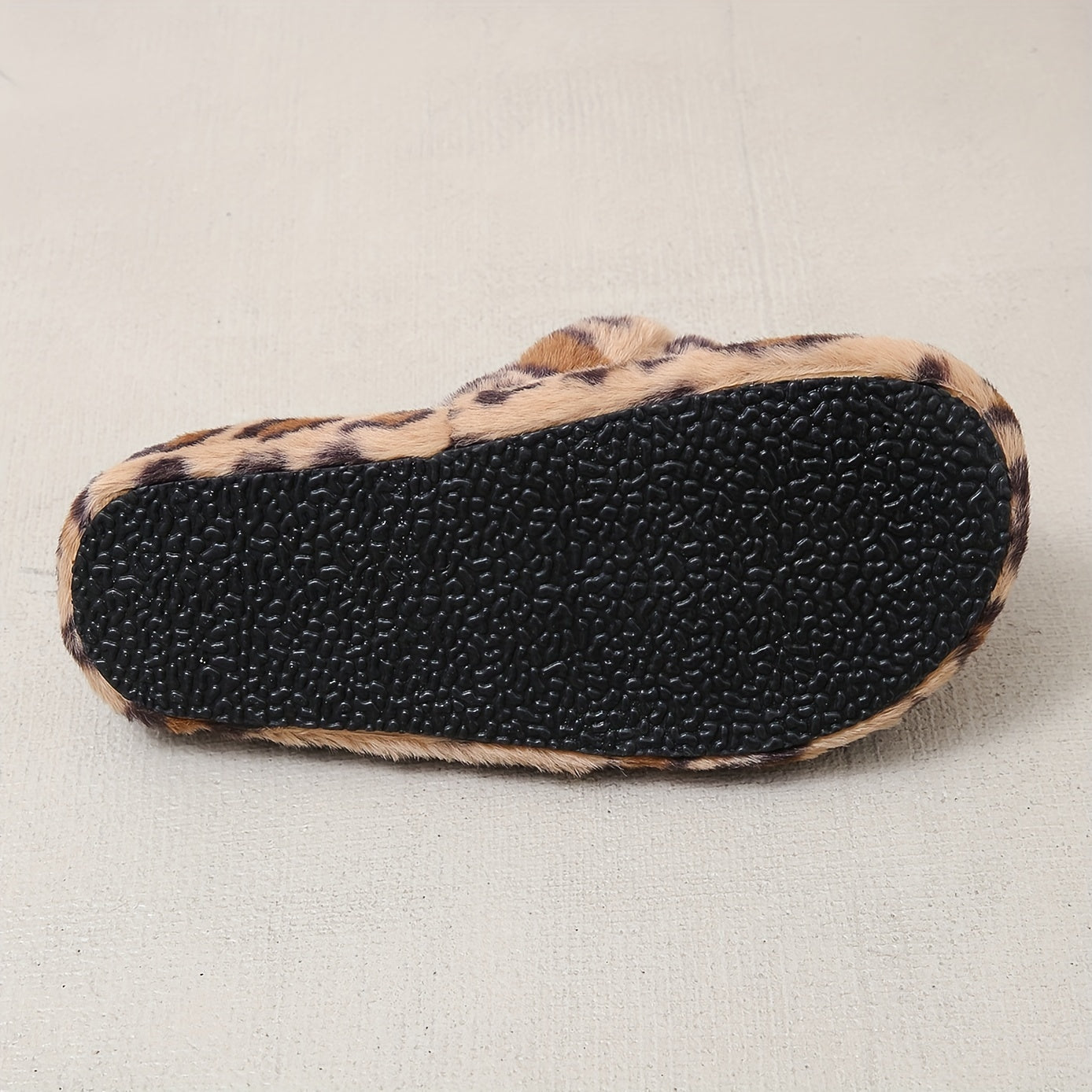 Leopard Print Plush Lined Slippers