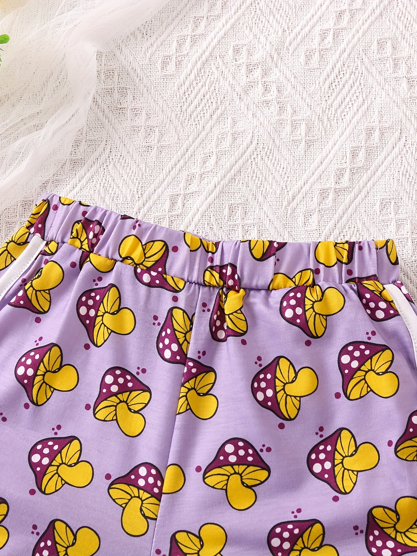 Girls Mushroom Graphic Elastic Waist Sports Casual Shorts