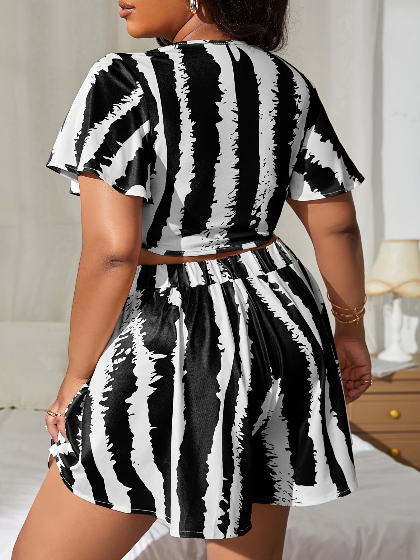 Tie Dye Knot Front Crop Top & Shorts Set Plus Size