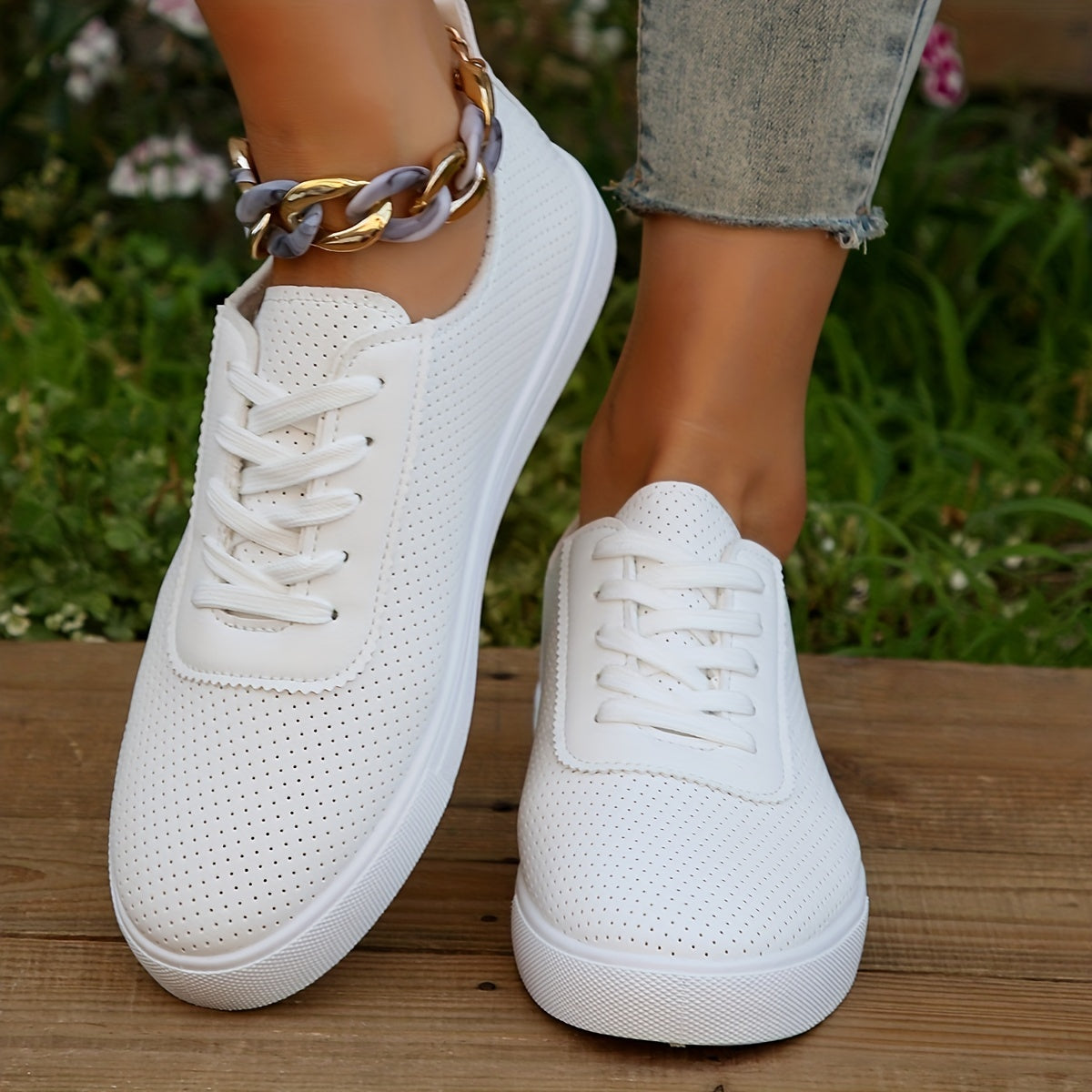 Women's Breathable Mesh Sneakers Low Top Lightweight Shoes