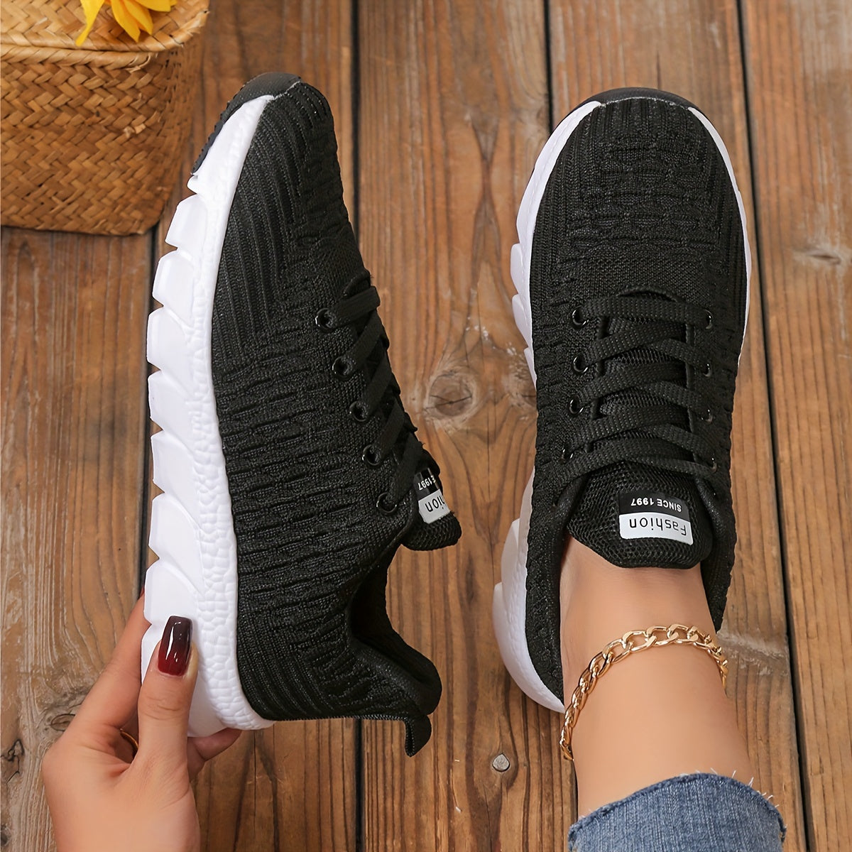Women's Fish Scale Pattern Lightweight Sports Shoes