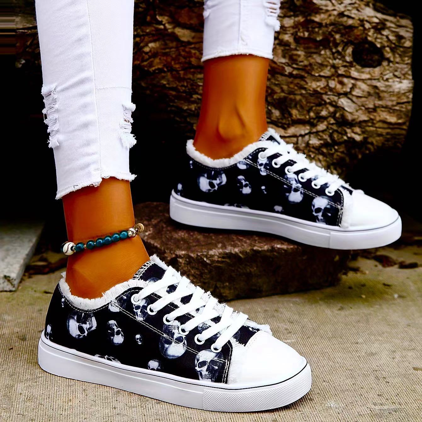 Women's Skull Pattern Lace Up Low Round Toe Lightweight Shoes