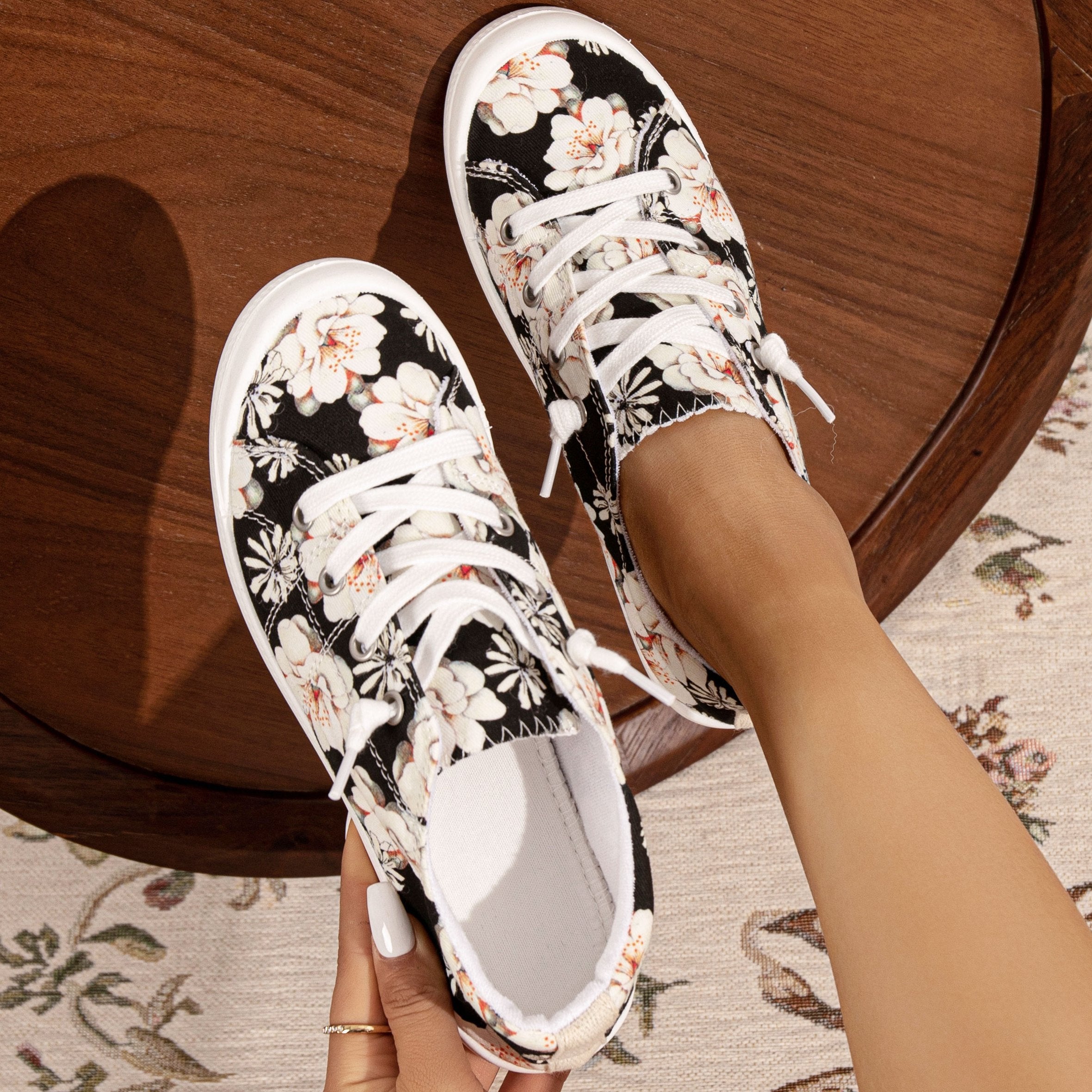 Peach Blossom Printed Canvas Low Top Shoes for Women