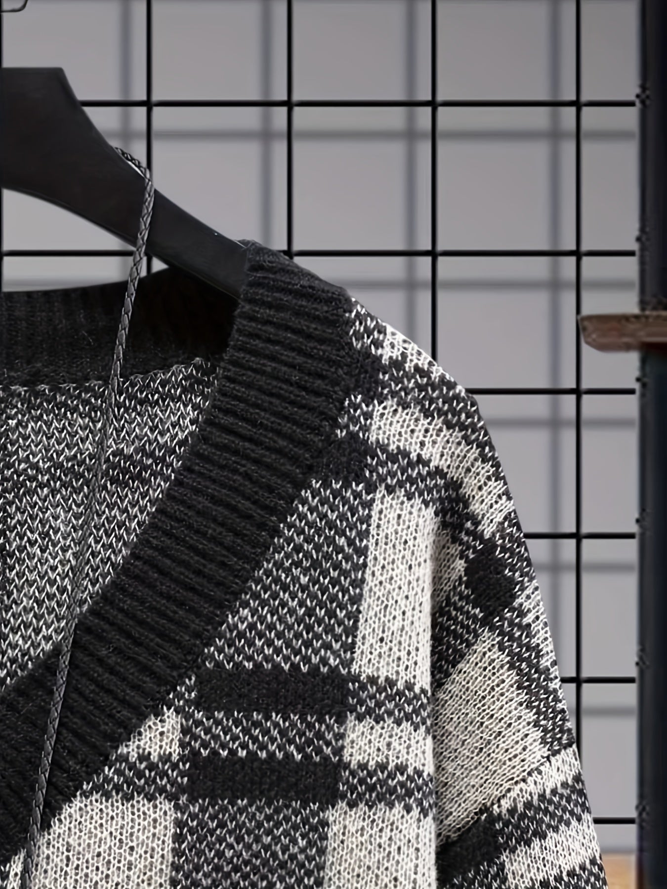 Men's Plaid Loose Fit V Neck Sweater for Fall Winter
