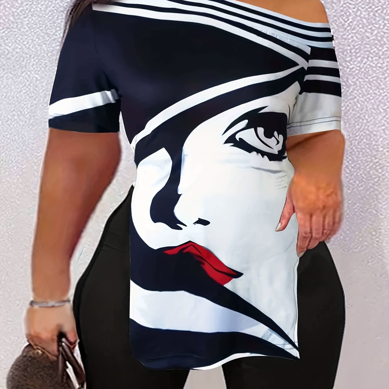 Figure Print Neck T-shirt & Skinny Shorts Set Women's Clothing