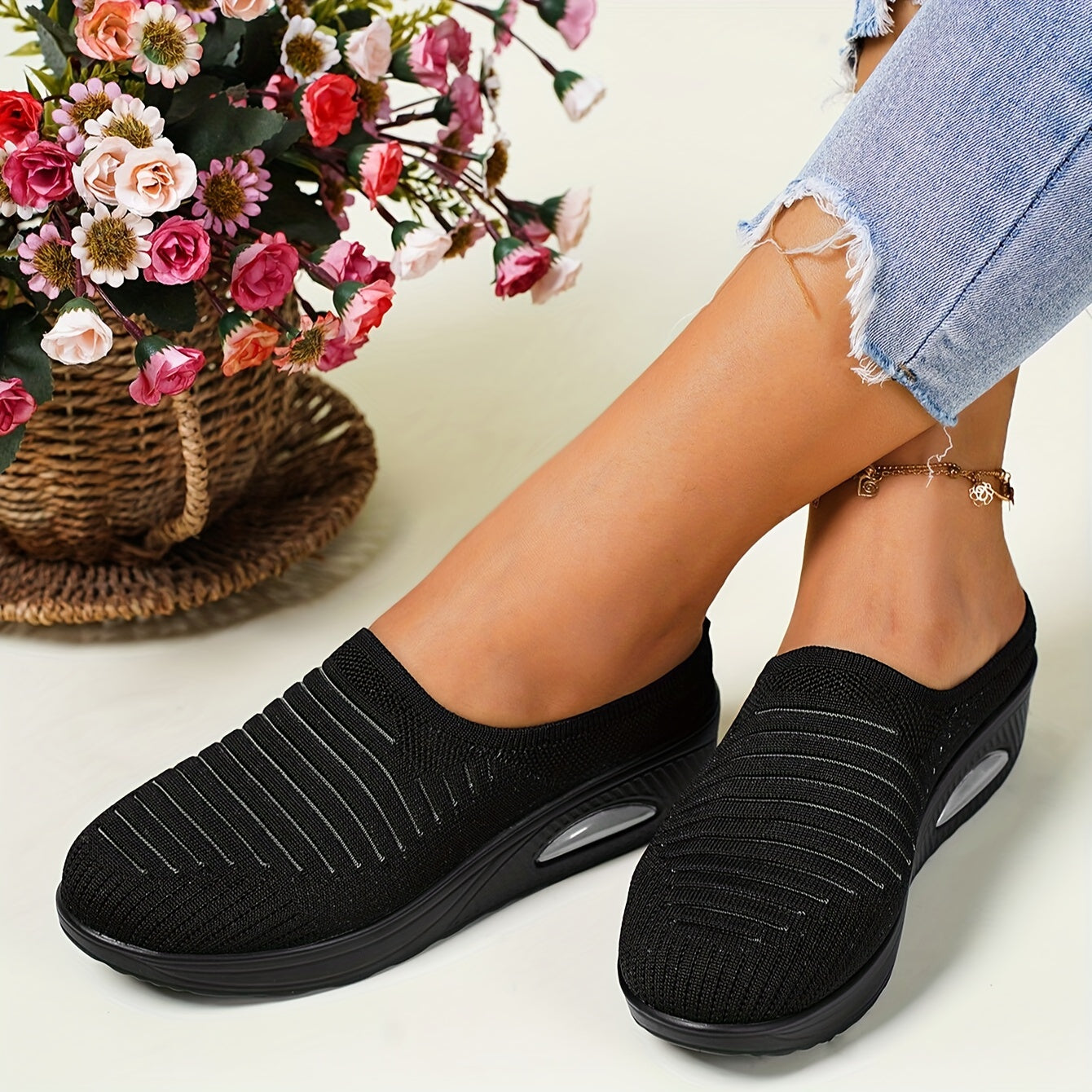 Breathable Flying Woven Shoes Lightweight Sports Sand