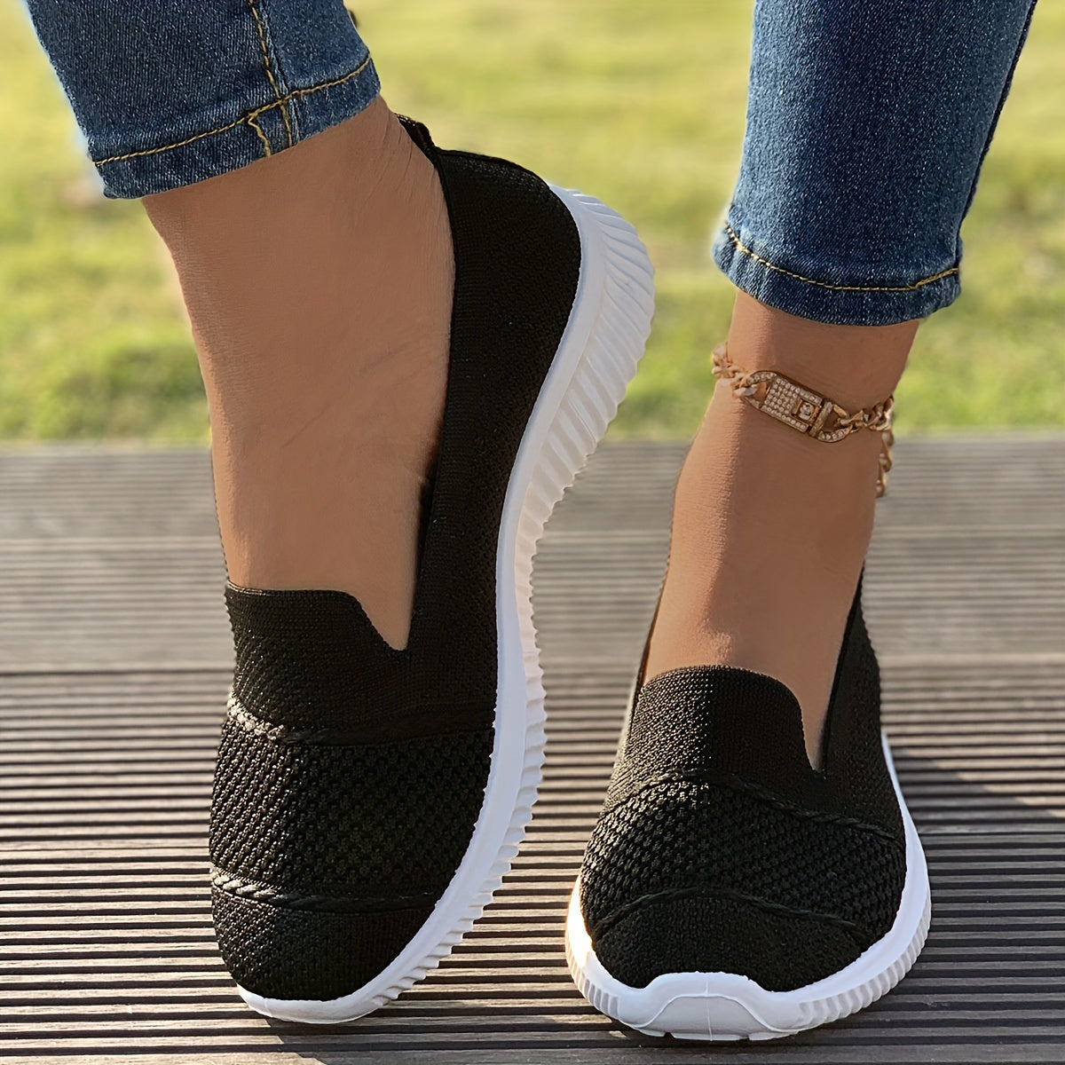 Women's Casual Lightweight Breathable Walking Shoes Low Top Sport Flat Shoes