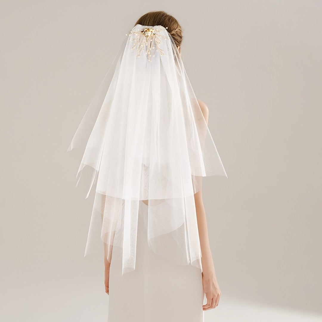 Tulle Bride's Veil with Golden Floral Hair Comb