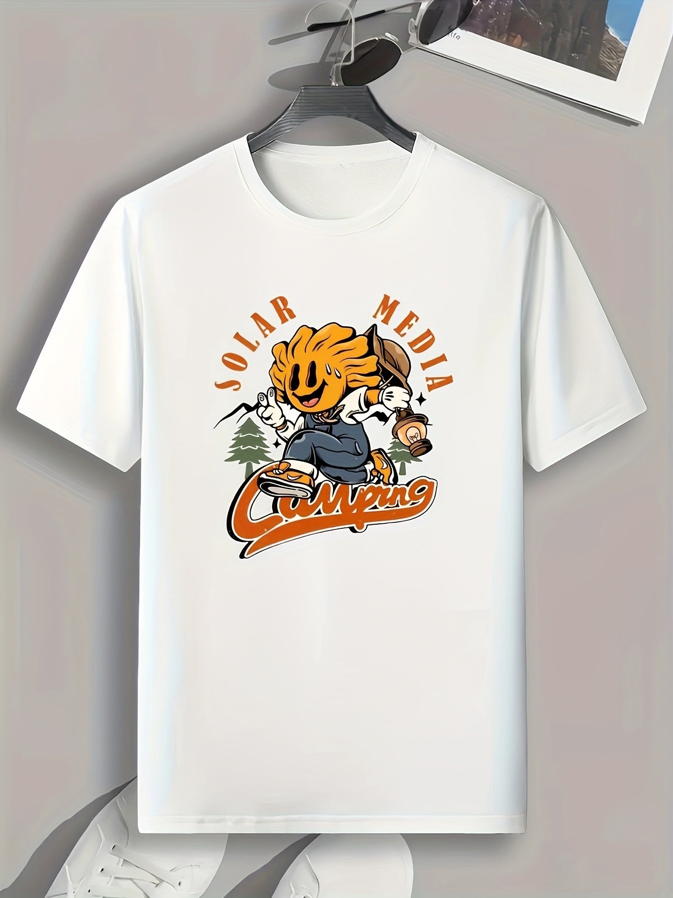 SOLAR MEDIA CAMPING Men's Graphic T-shirt