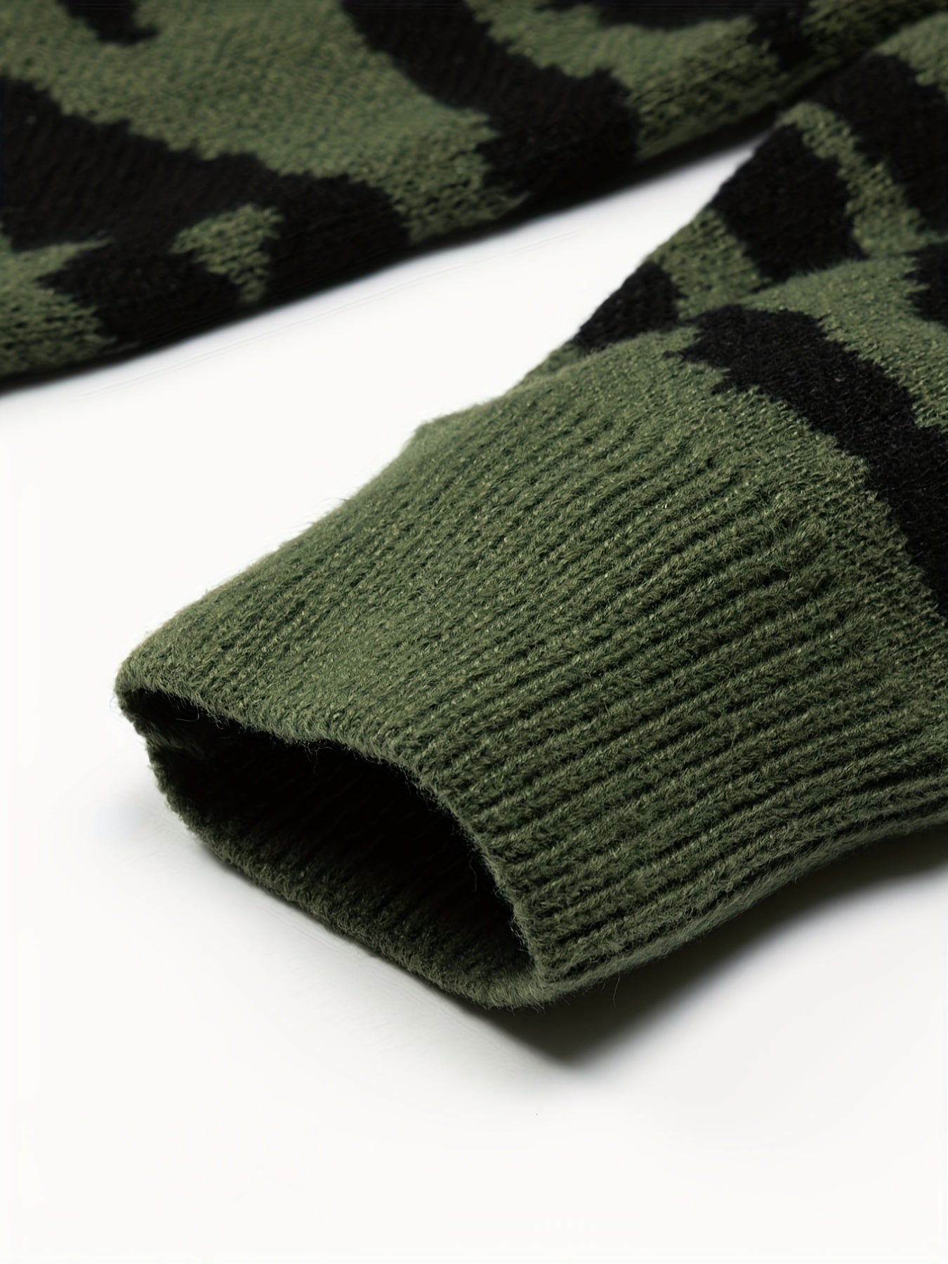 Knitted Lines Print Sweater Men's Crew Neck Pullover