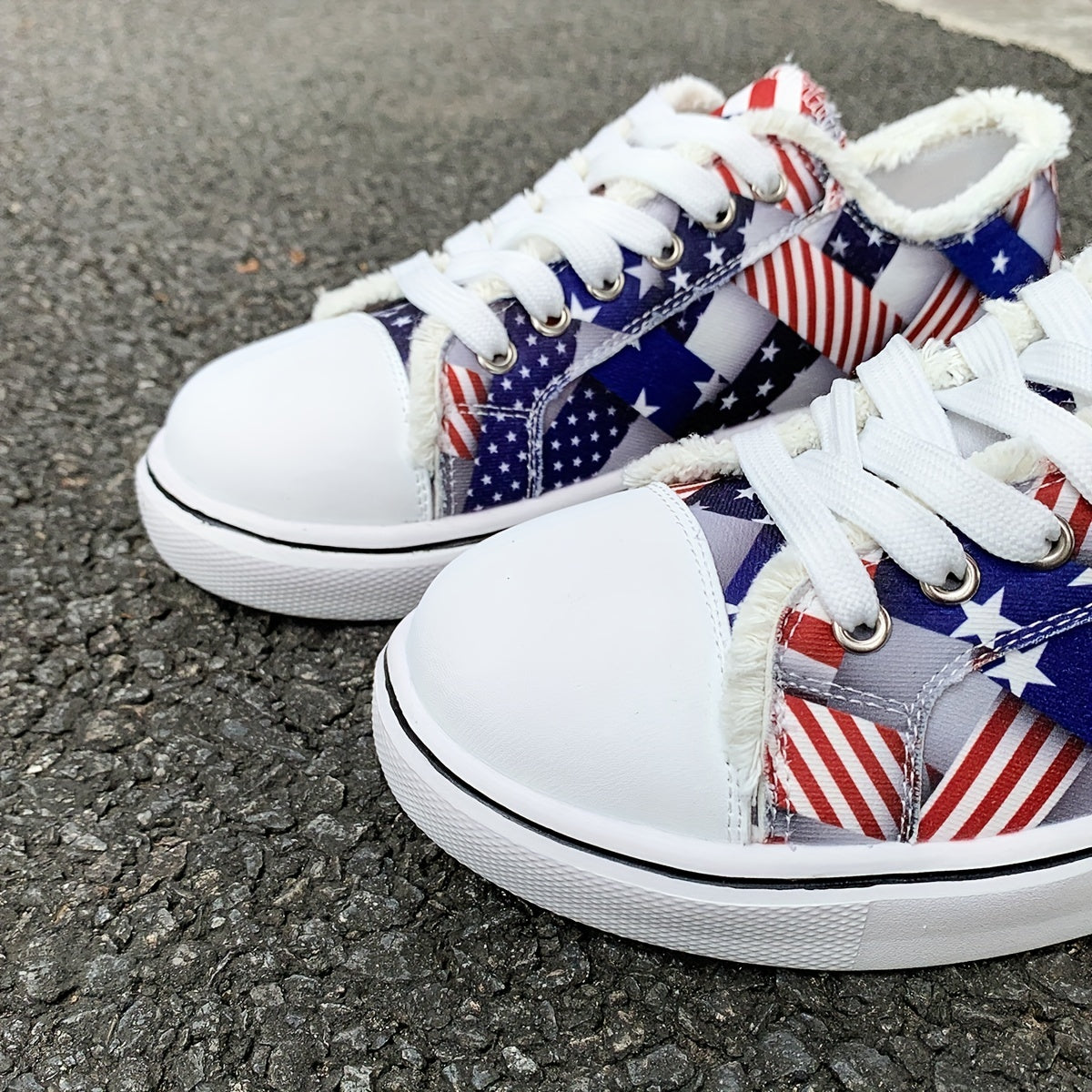 Women's Flag Pattern Canvas Low Top Sneakers