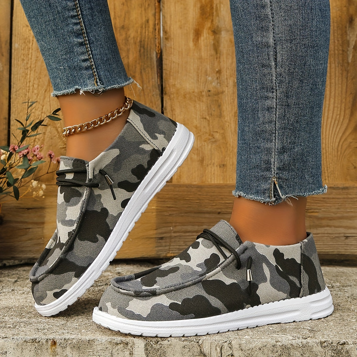 Women's Camo Canvas Shoes Lace Up Low Top Sneakers