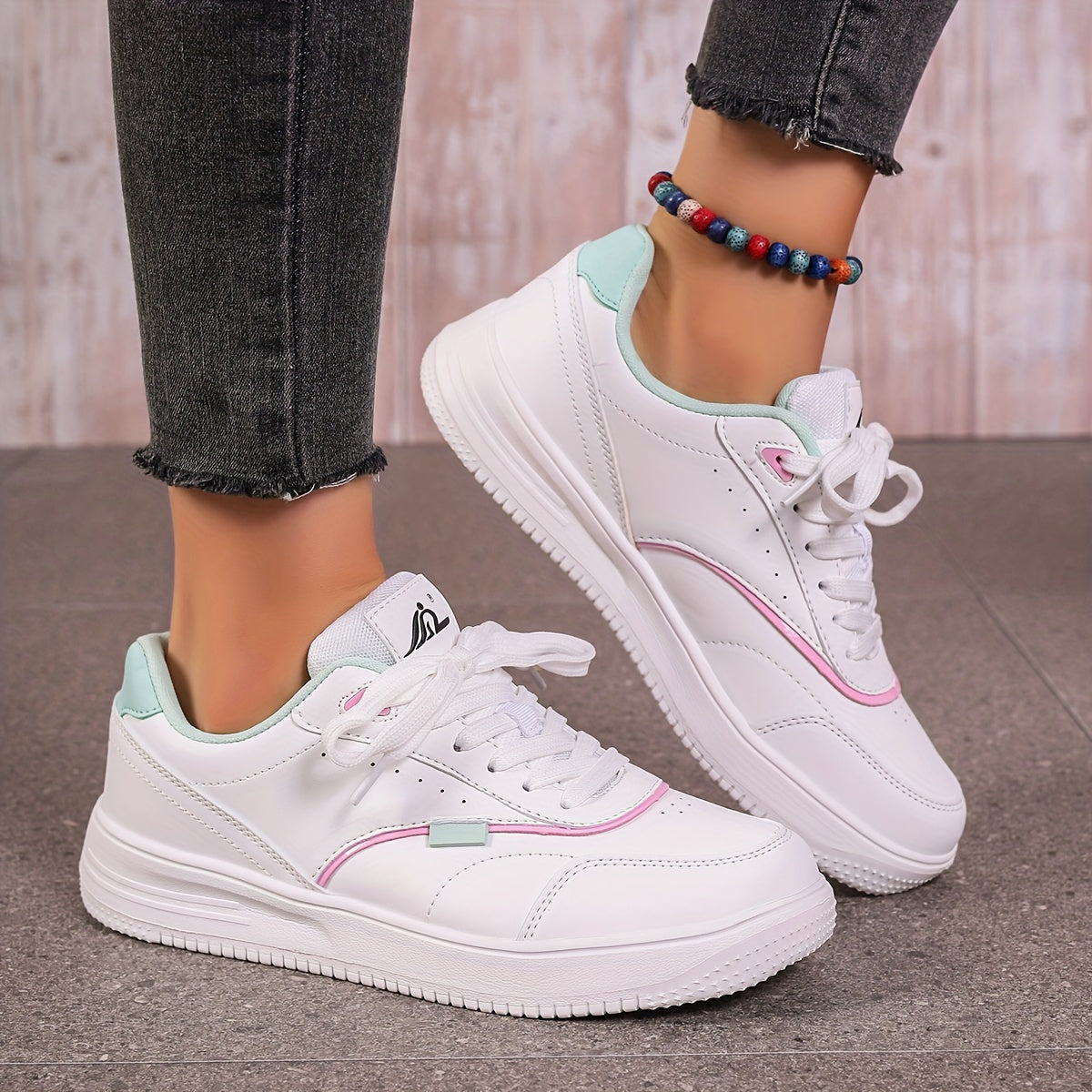 Women's Non Slip Lace Up Low Top Sneakers