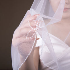 Chic Beaded Crystal Lace Wedding Veil