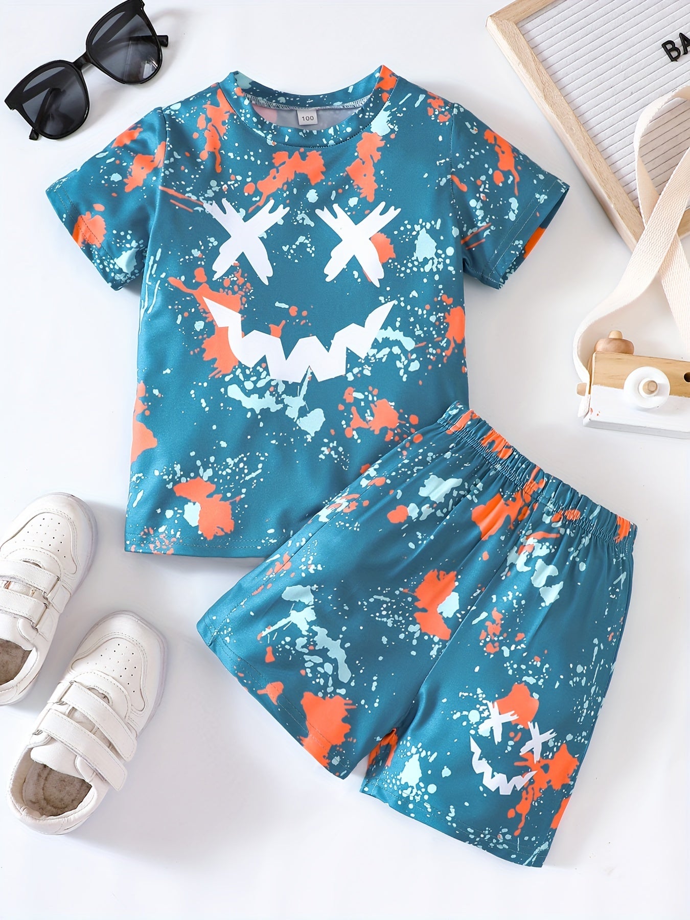 Boy's Cartoon & Smile Graphics 2PC Short Sleeve T Shirt & Shorts Set
