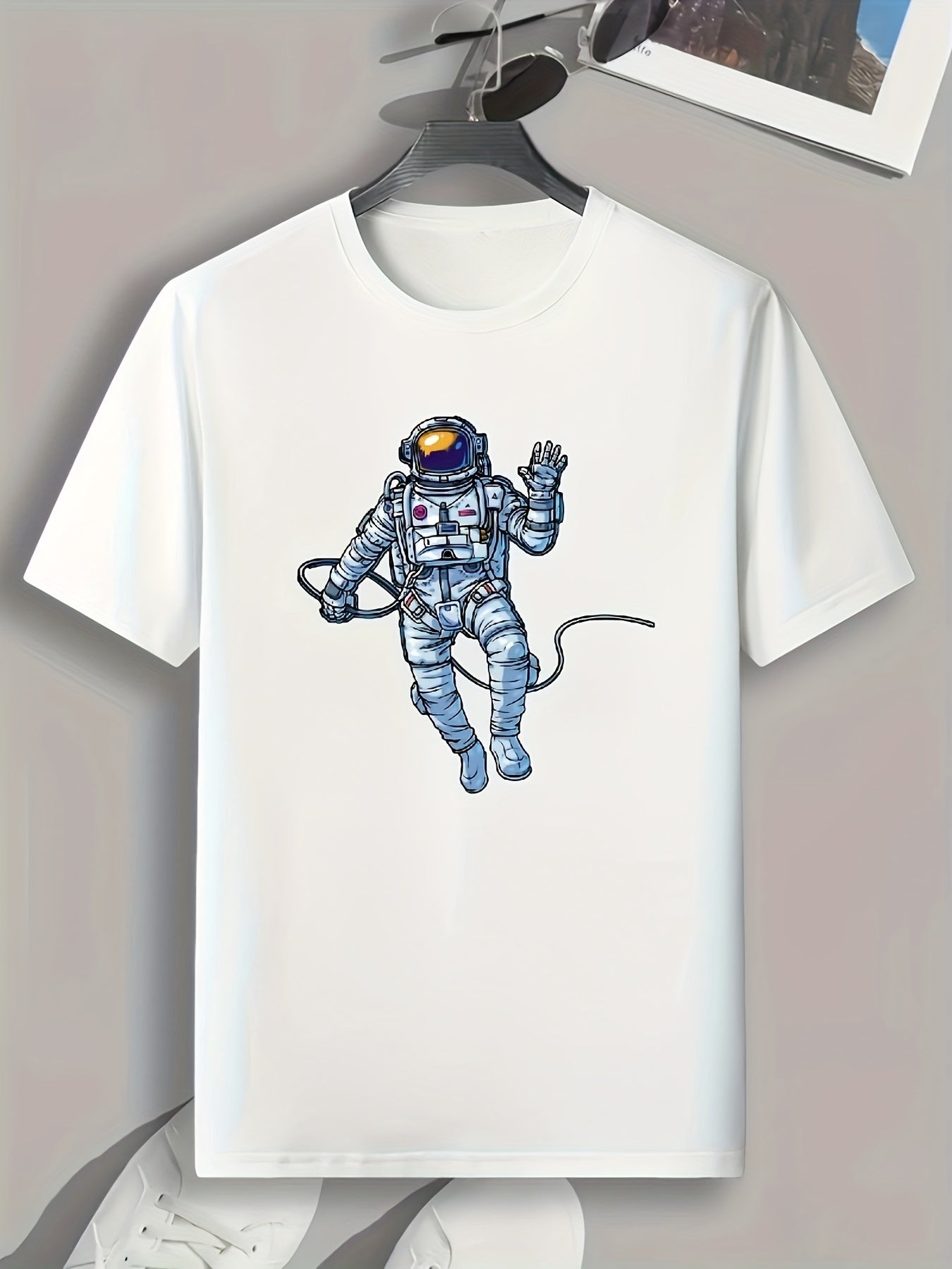 Astronaut Print Men's Graphic T shirt - Casual Comfy Tee