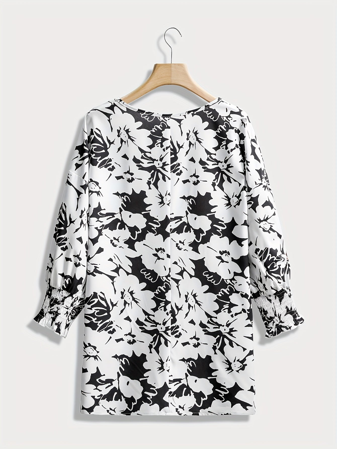Women's Plus Floral Print Three Quarter Sleeve Round Neck Slight Stretch Blouse