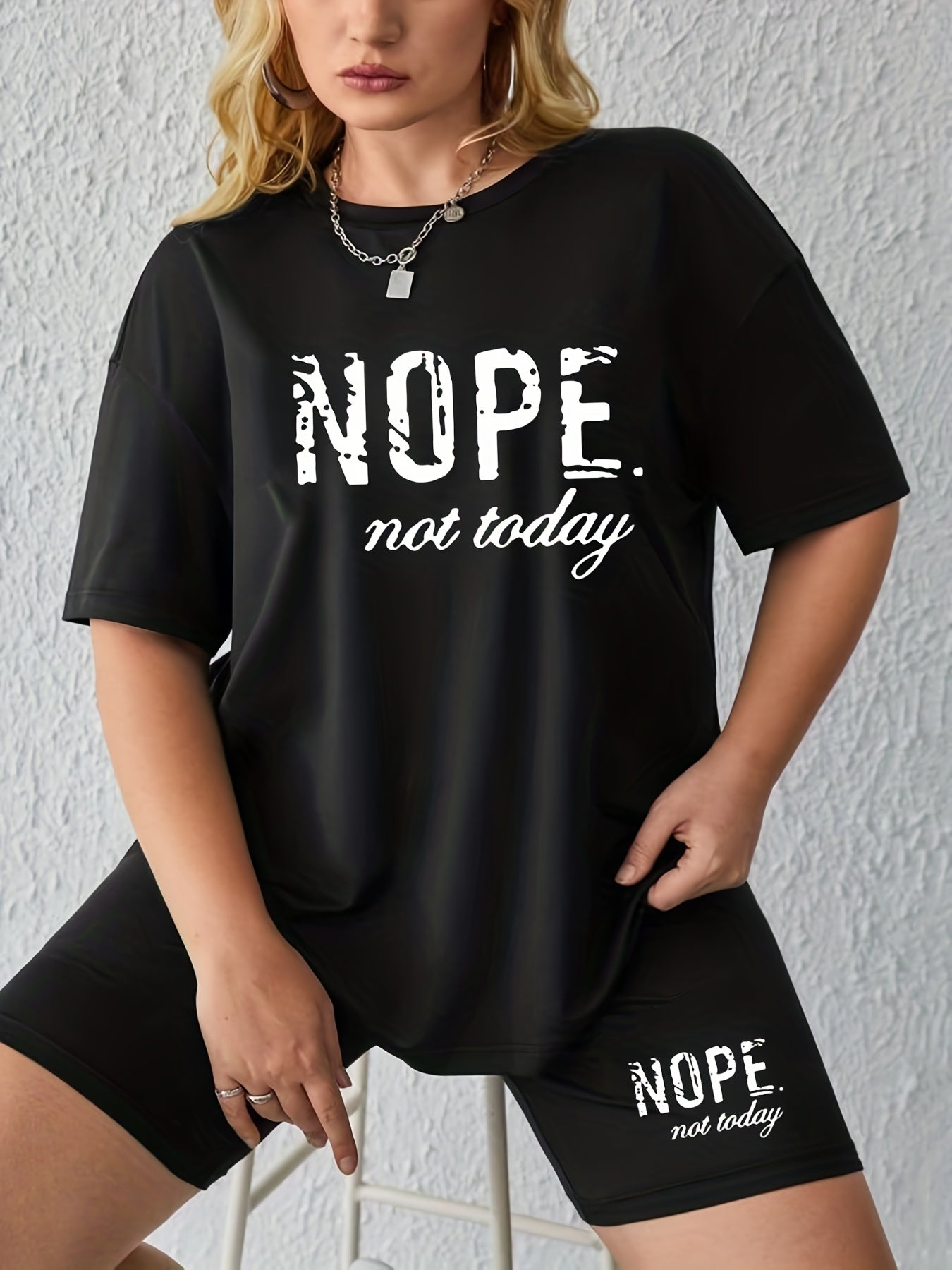 Women's Letter Print Tee & Shorts Set