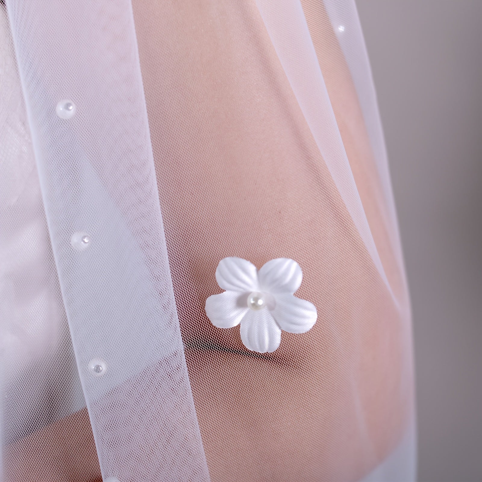 Romantic Flower Pearl Bridal Veil Headpiece