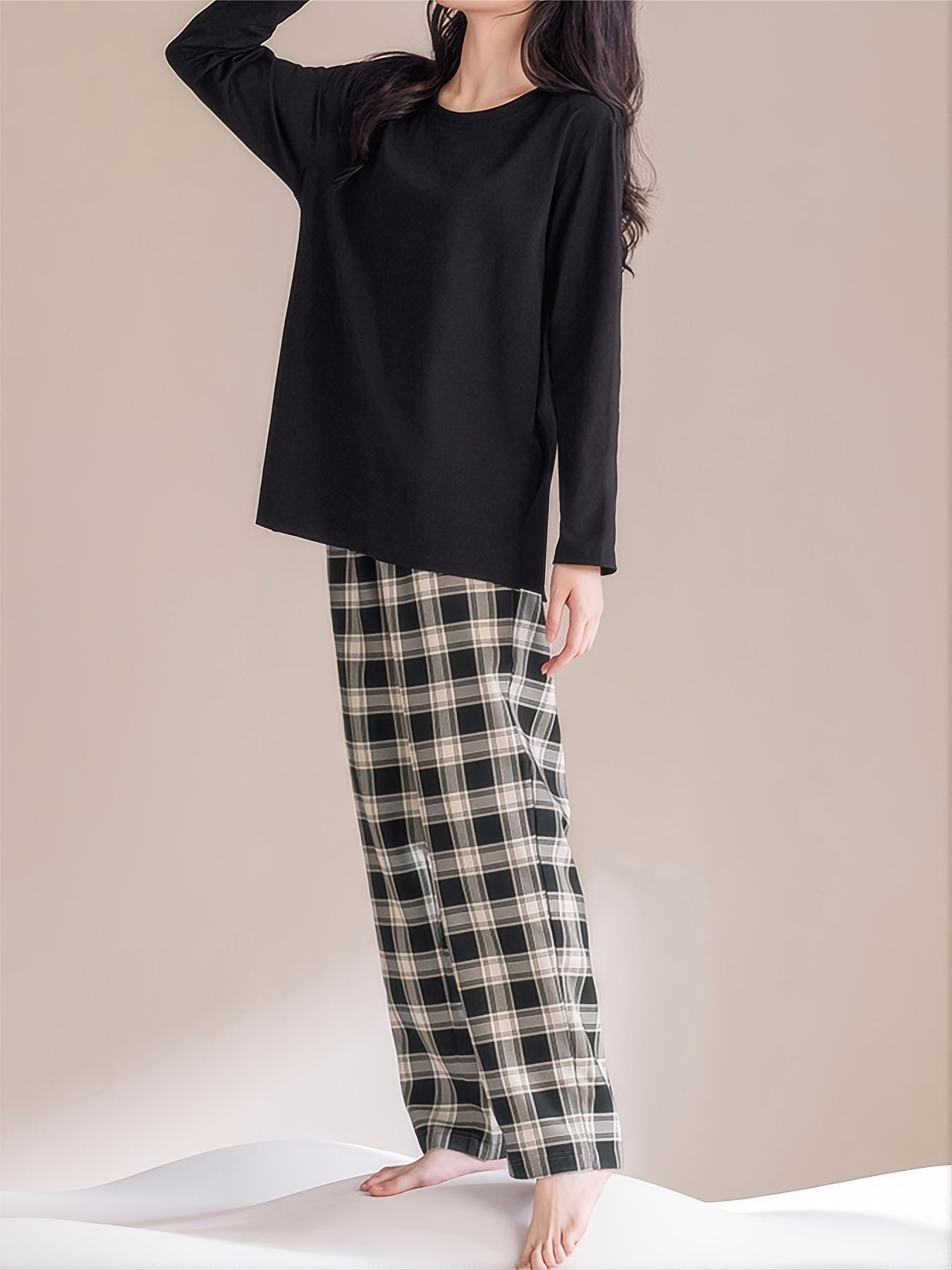 Comfy Solid Top & Plaid Print Lounge Pants Pajama Set