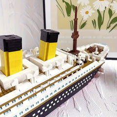 1000 Pcs Cruise Model Building Kit Romantic Fantasy Assembly Gift