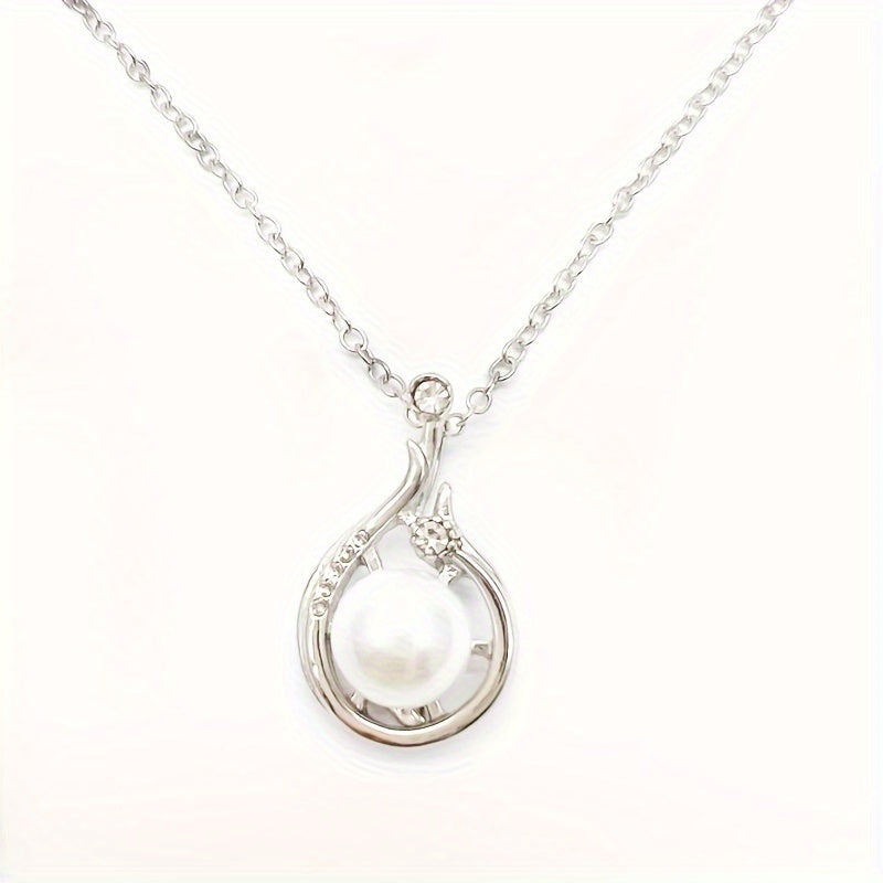 Women Pearl Pendant Necklace Charms Neck Jewelry