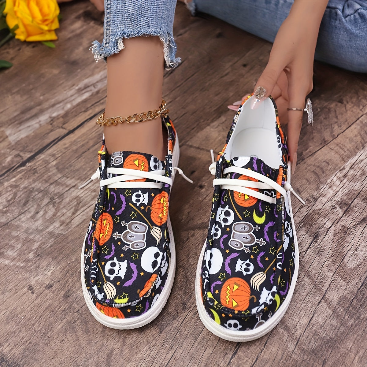 Colorful Ghost Print Low Top Walking Shoes Lightweight Non slip