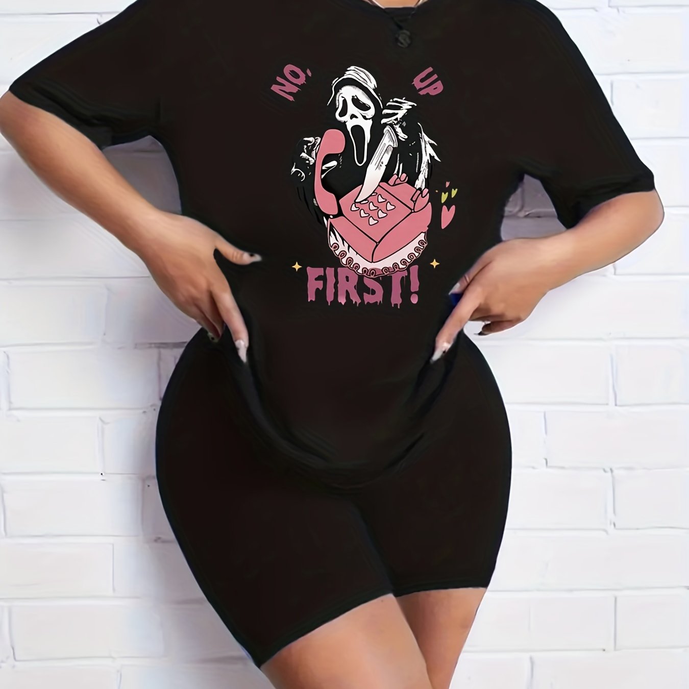 2pcs Halloween Ghost Graphic Crew Neck T shirt & Solid Shorts Women's Activewear