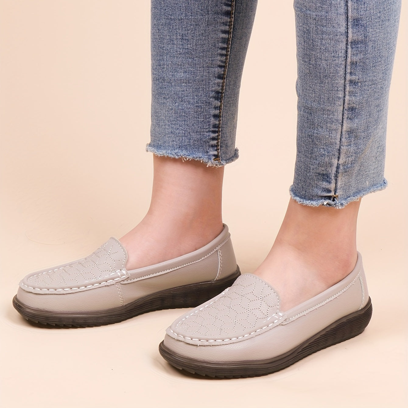 Women's Comfy Flat Loafers Solid Soft Sole Slip On Shoes Versatile